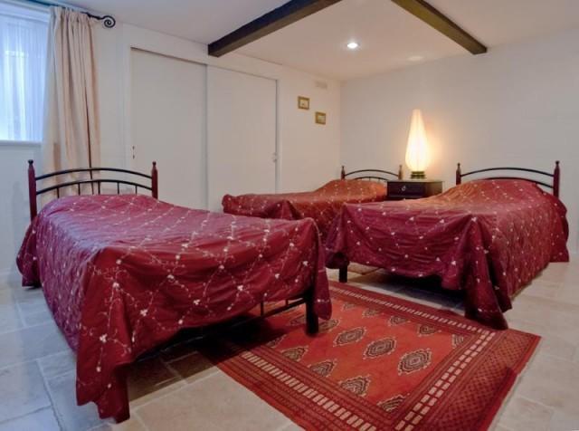 Double/Twin Room Shared Bathroom (inc. Breakfast)